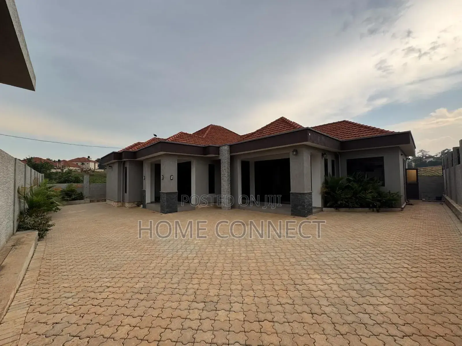 4bdrm Bungalow in Buziga, Central Division for sale