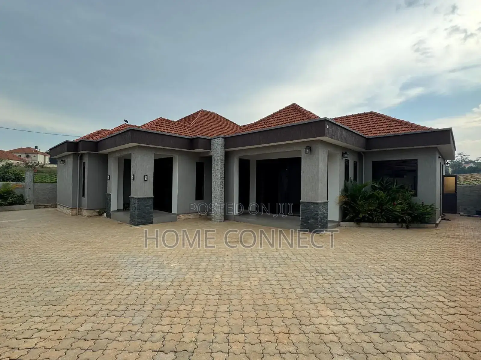 4bdrm Bungalow in Buziga, Central Division for sale