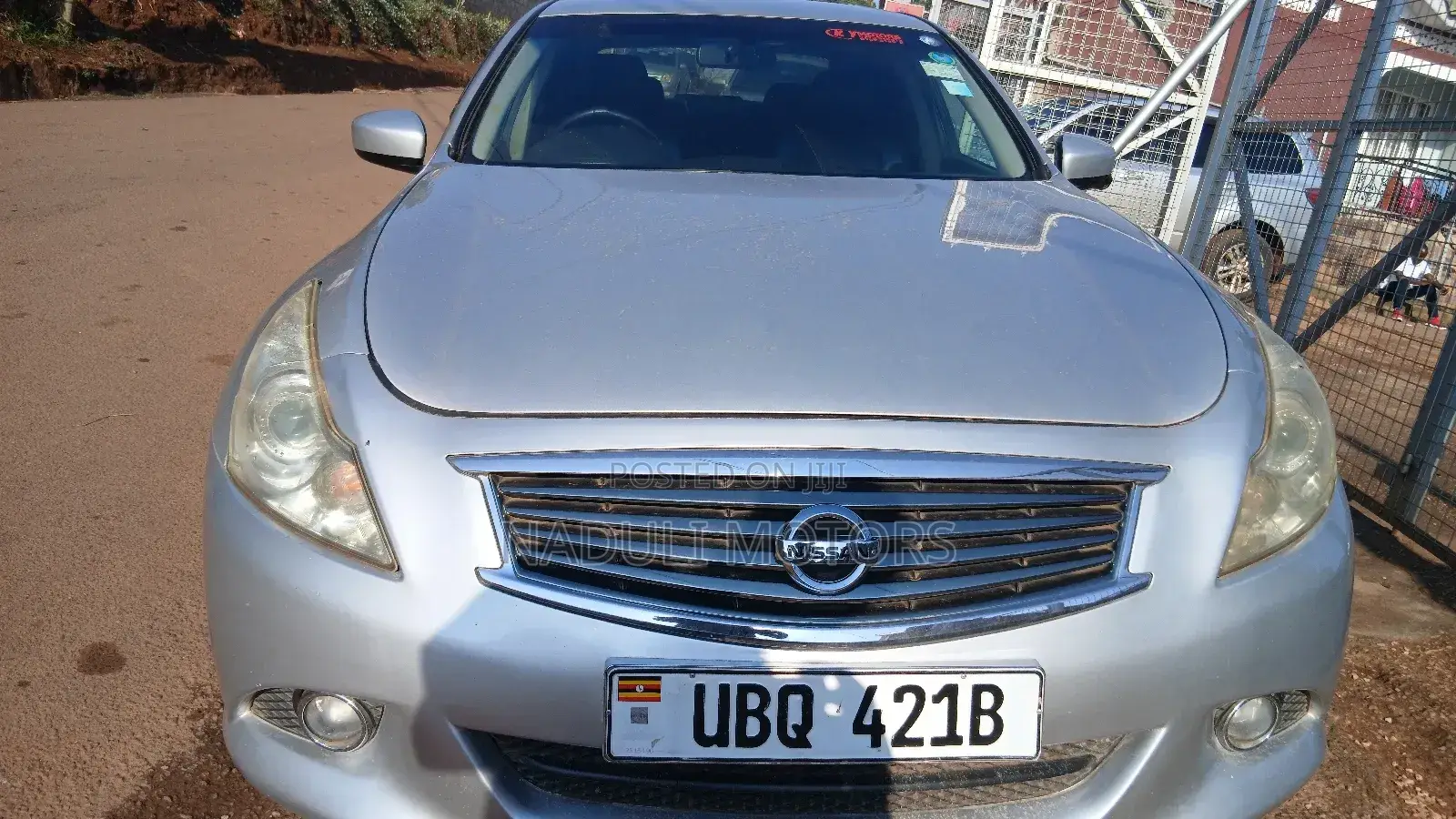 Nissan Skyline 2013 Silver