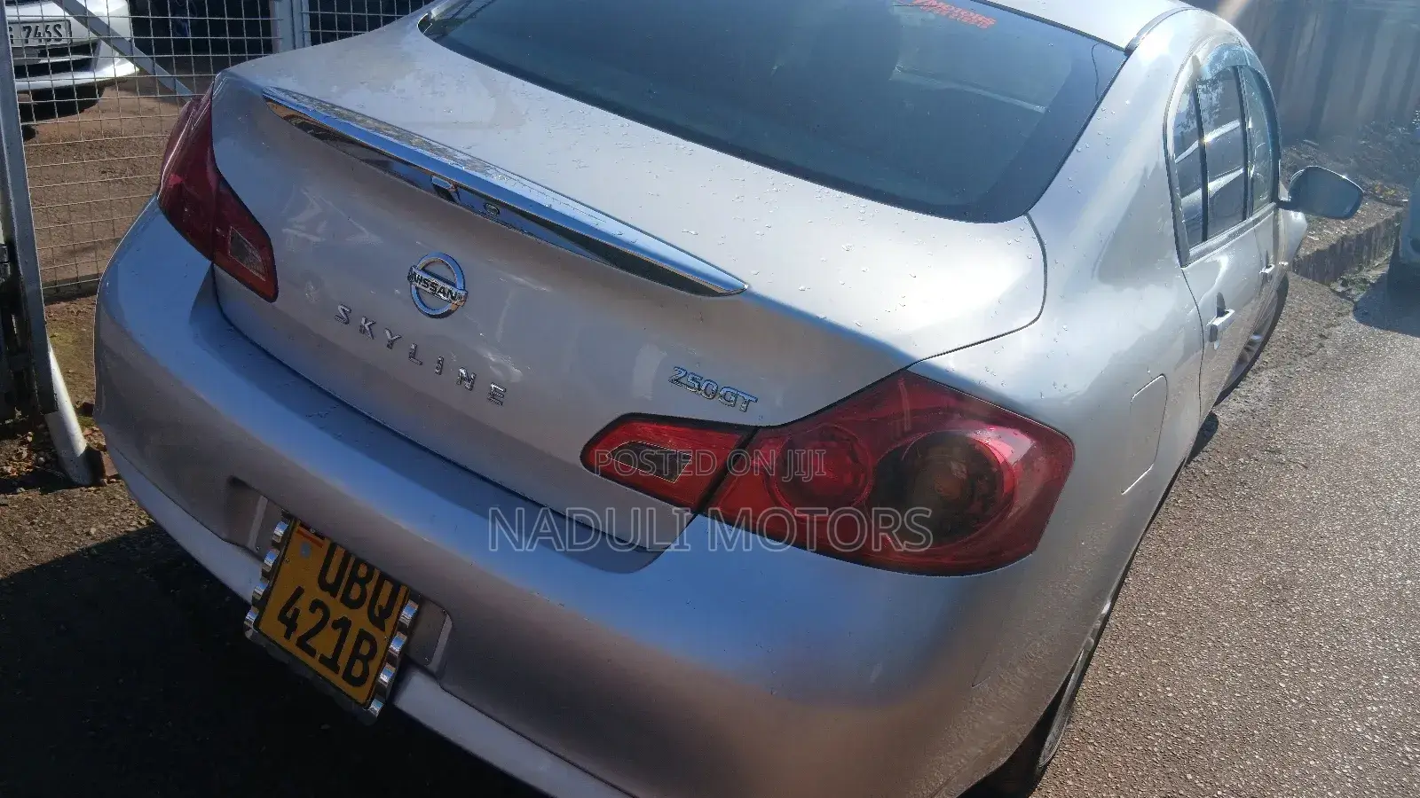 Nissan Skyline 2013 Silver