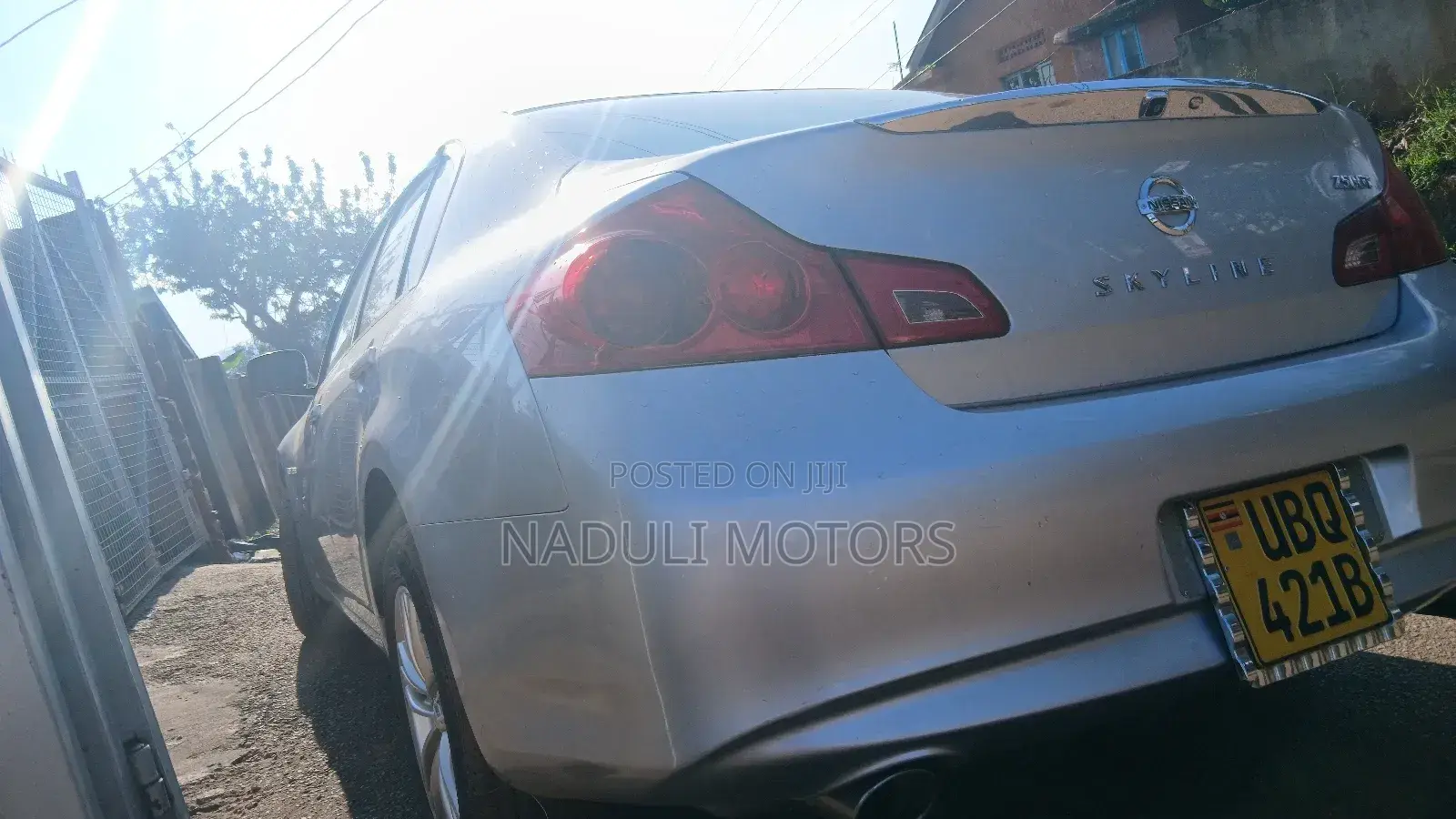 Nissan Skyline 2013 Silver