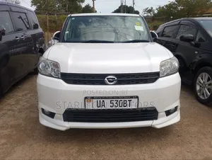 Toyota Corolla Rumion Hatchback 1.5 FWD 2010 White