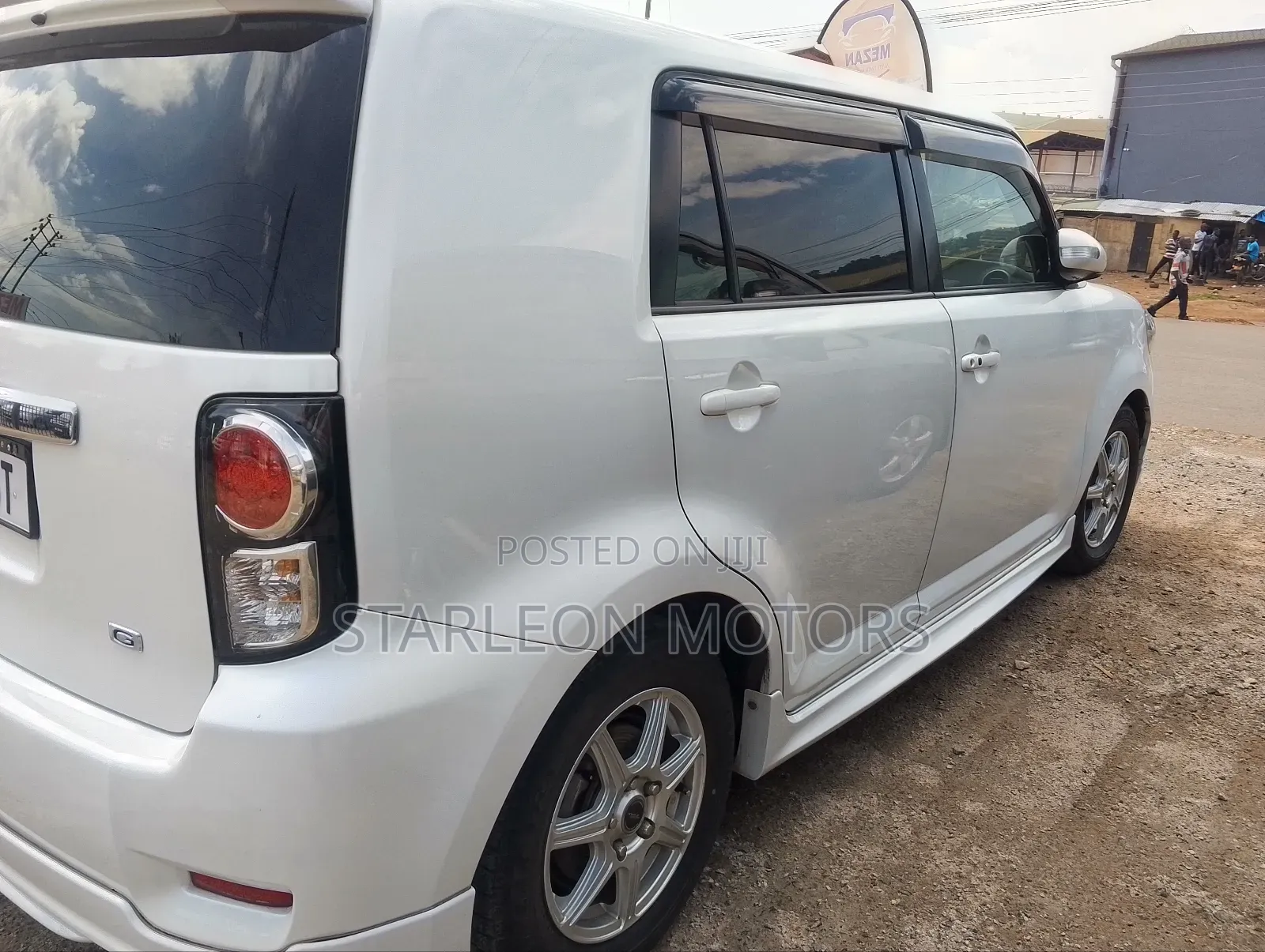 Toyota Corolla Rumion Hatchback 1.5 FWD 2010 White