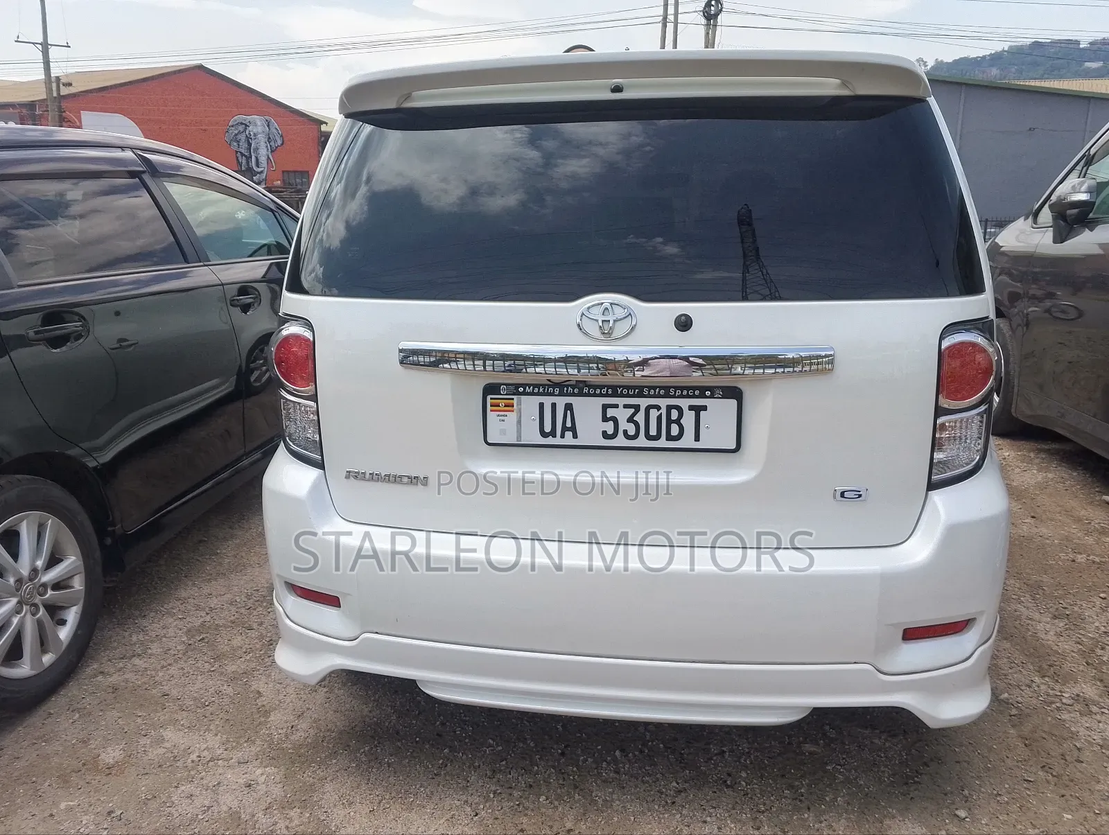Toyota Corolla Rumion Hatchback 1.5 FWD 2010 White