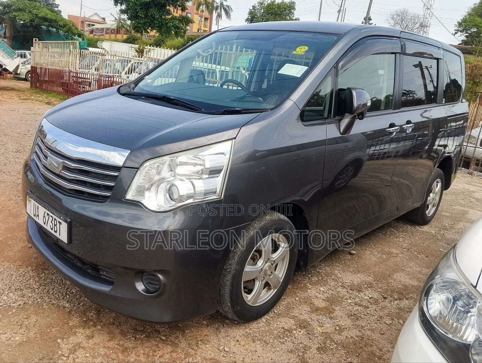 Toyota Noah 2010 Gray