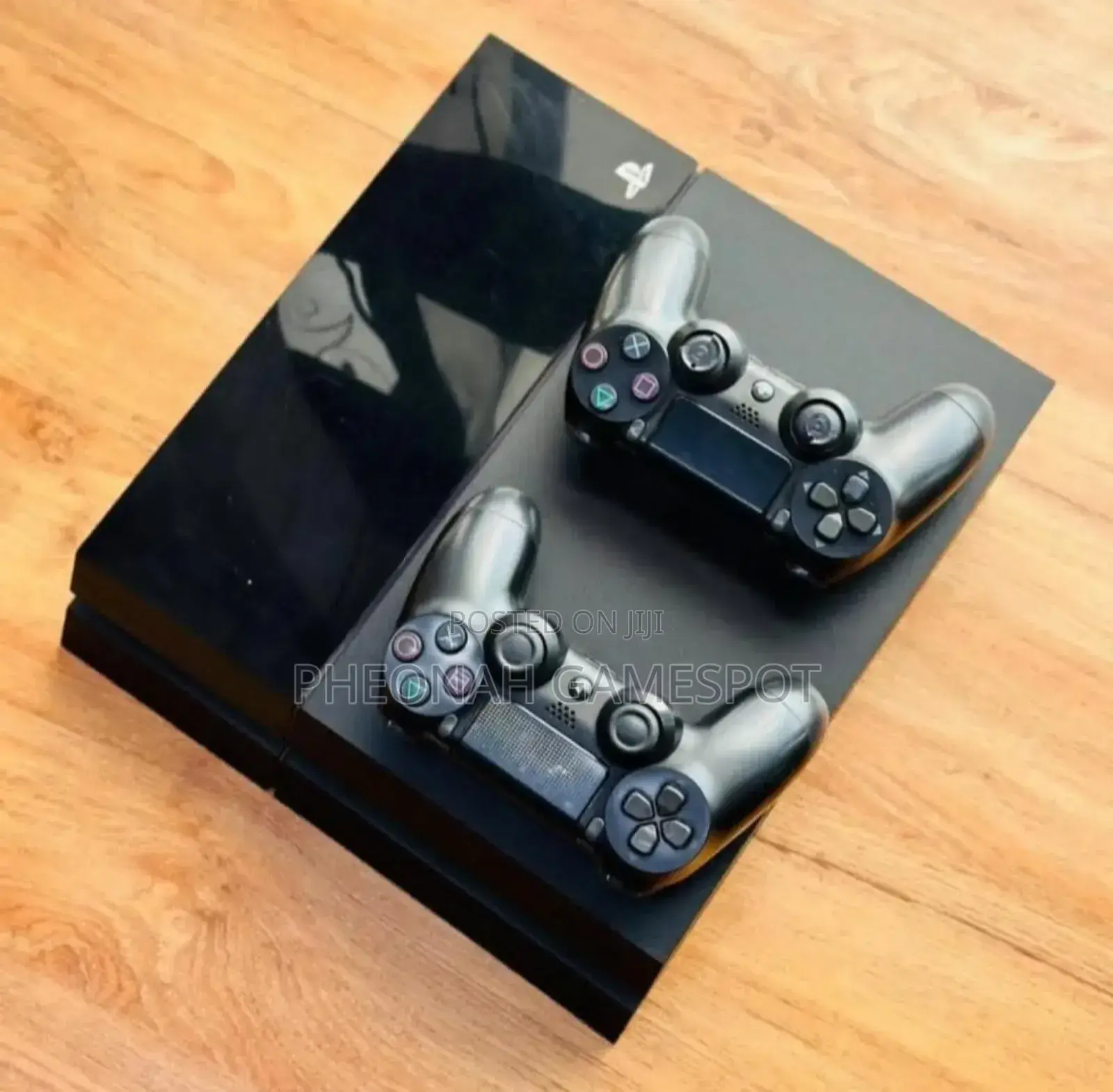Playstation 4 (Ps4) With Two Controllers And 15 Free Games.
