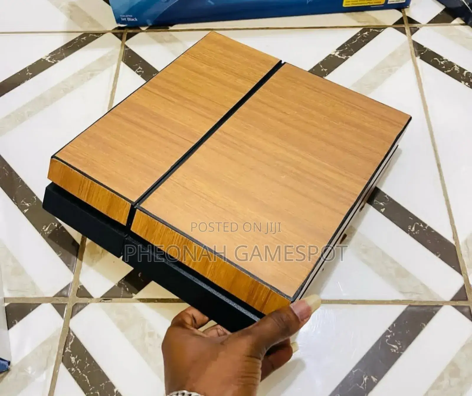 Playstation 4 Console Complete Package. Jailbroken, 10 Games 2 Pads