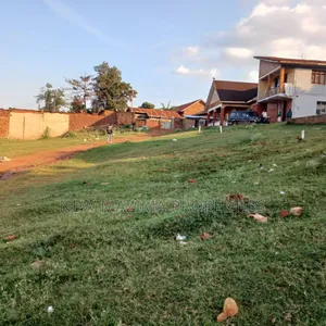 Beautiful Plot on Quicksale in Heart of Salaama Munyonyo Rd