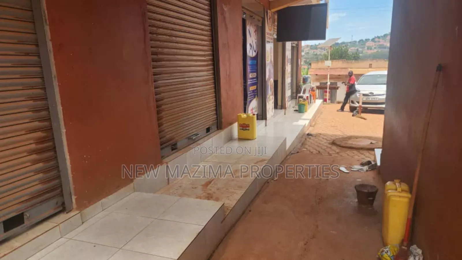 Commercia Plaza With Many Shops Selfcontained Rentals Onsale Kitende