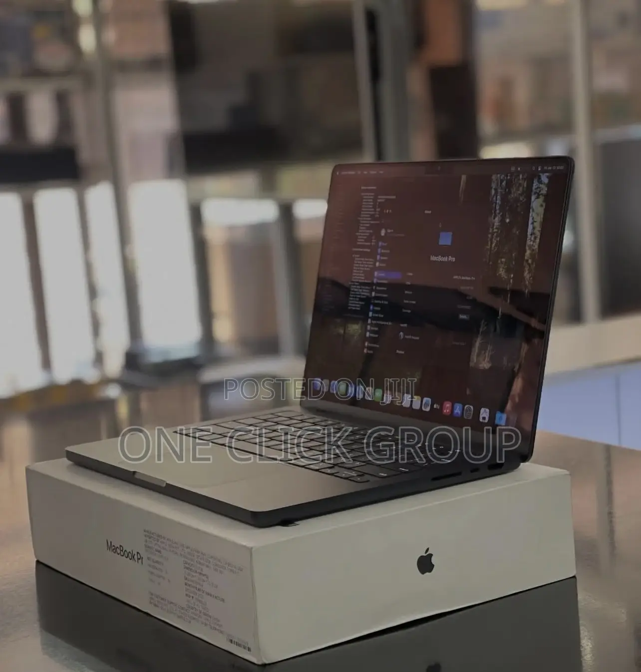 Apple MacBook Pro 2023 M3 14-Inch 36GB Apple M3 Pro SSHD (Hybrid) 512GB