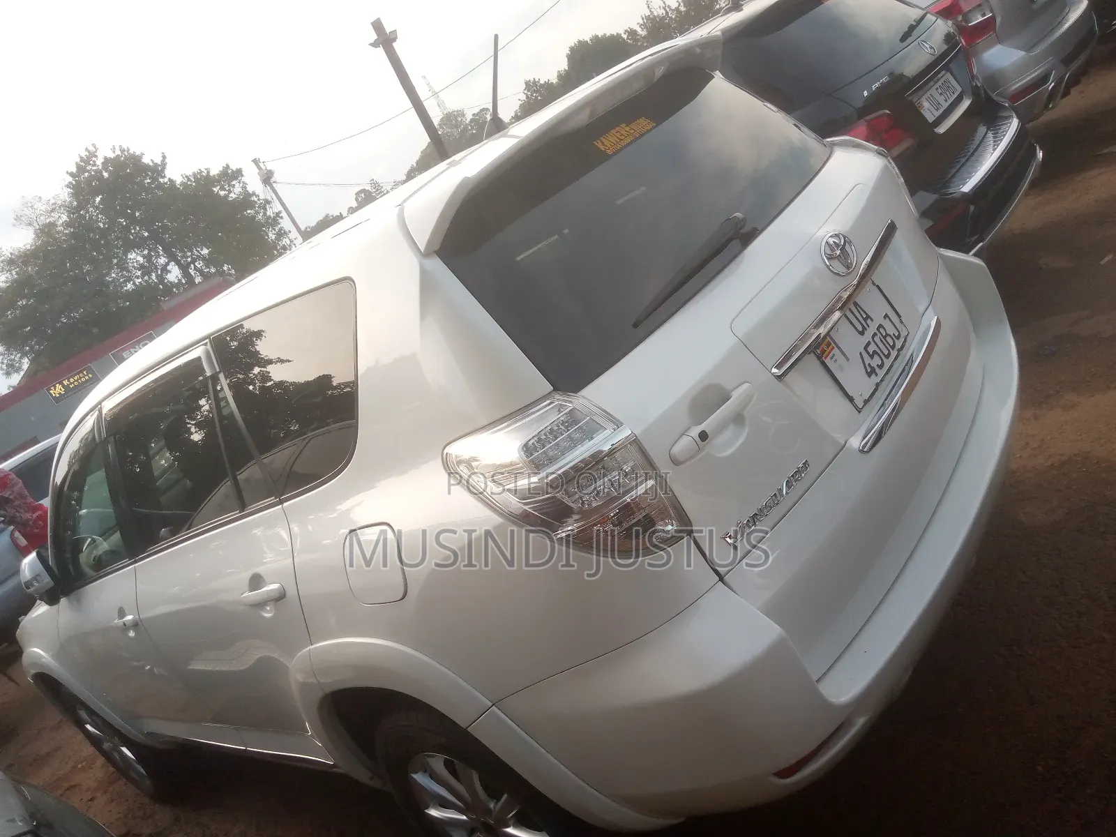 Toyota Vanguard 2012 White