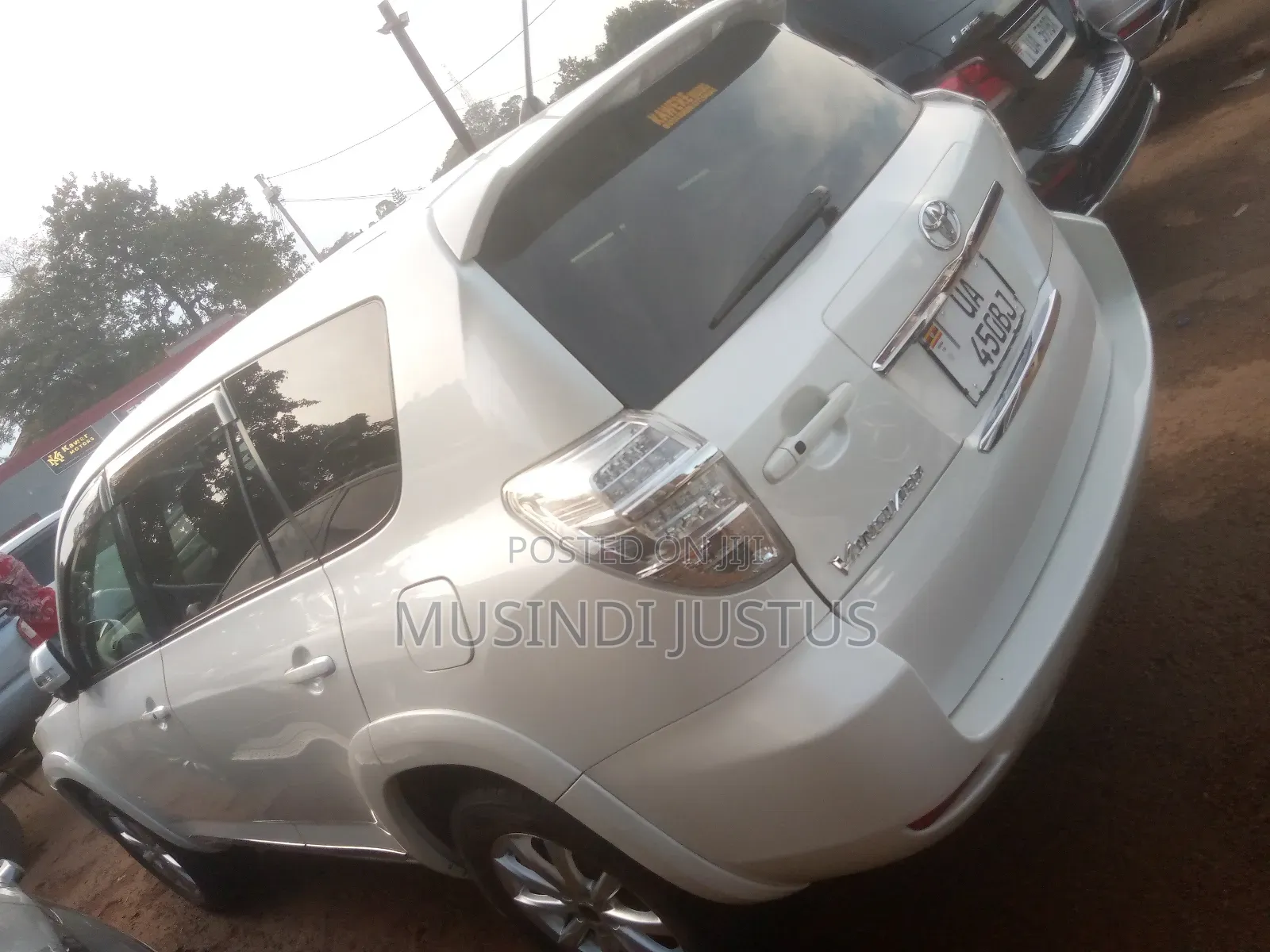 Toyota Vanguard 2012 White