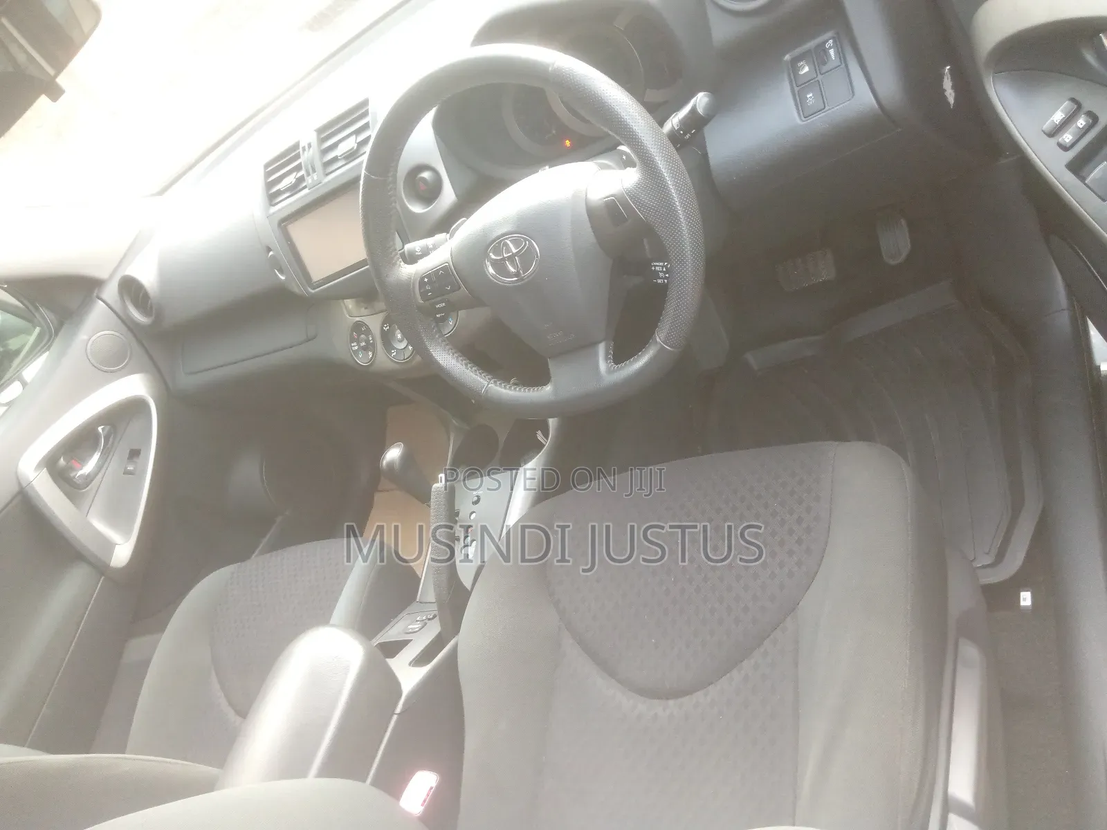 Toyota Vanguard 2012 White