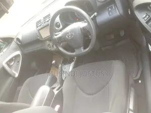 Toyota Vanguard 2012 White