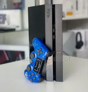 Sony Playstation 4 Standard With 10 Games Free Games And 2 Controllers