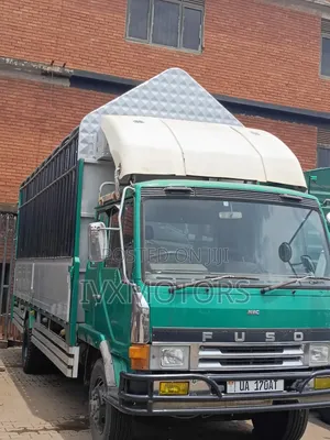 Mitsubishi Fuso Fighter 1985 Green