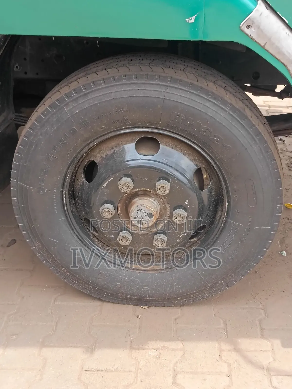 Mitsubishi Fuso Fighter 1985 Green