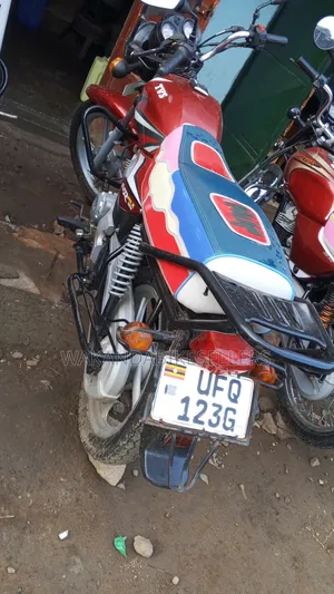 TVS HLX 125 2022 Red