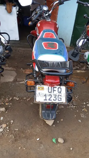 TVS HLX 125 2022 Red
