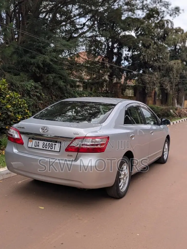 Toyota Premio 2016 Silver