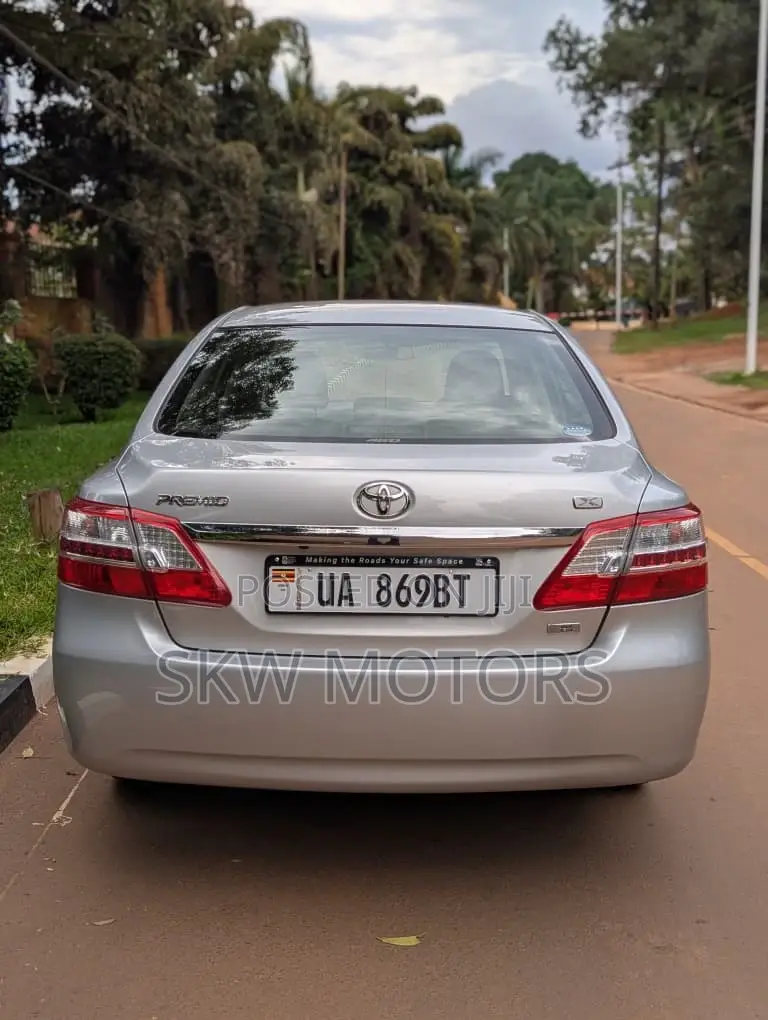Toyota Premio 2016 Silver