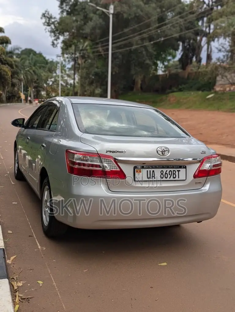 Toyota Premio 2016 Silver
