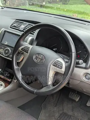 Toyota Premio 2016 Silver