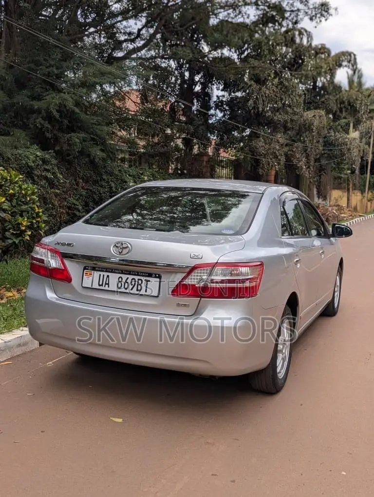 Toyota Premio 2016 Silver