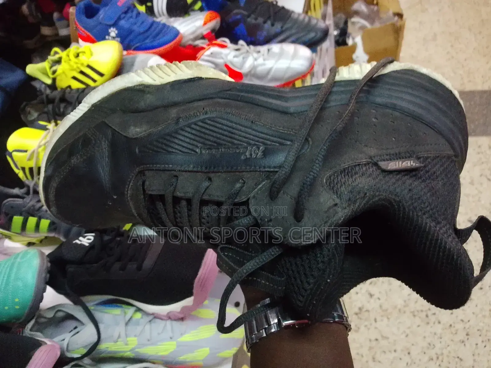 Black Color Basketball Shoe Original Material