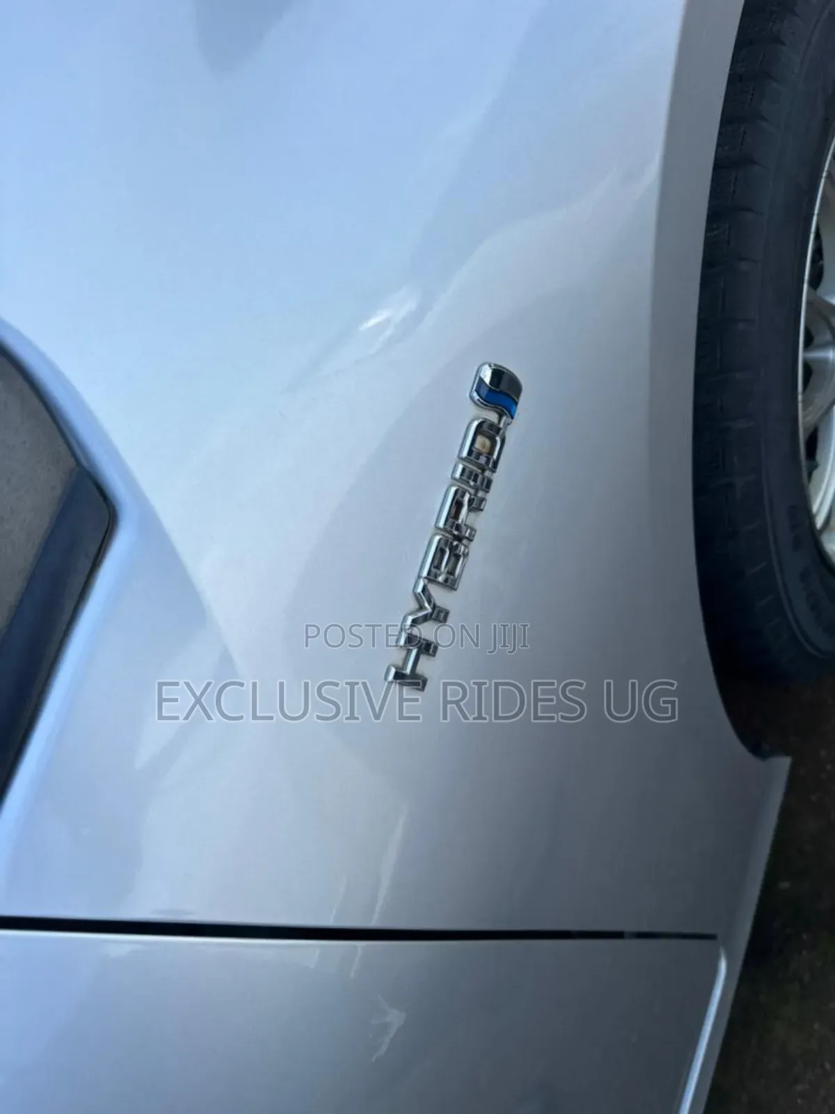 Toyota Prius 4dr Hatchback (1.8L 4cyl gas/electric hybrid CVT) 2016 Silver