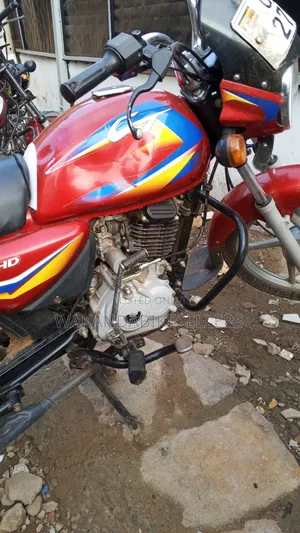Bajaj Boxer 125 2023 Red