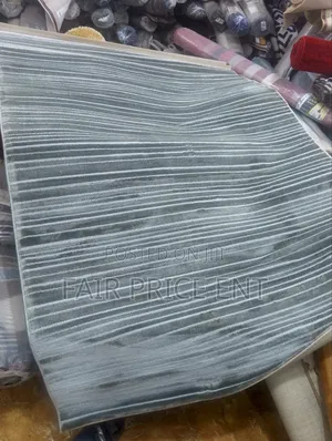 Simple Unique Centre Carpet. 150cm X 200cm.( Gray)