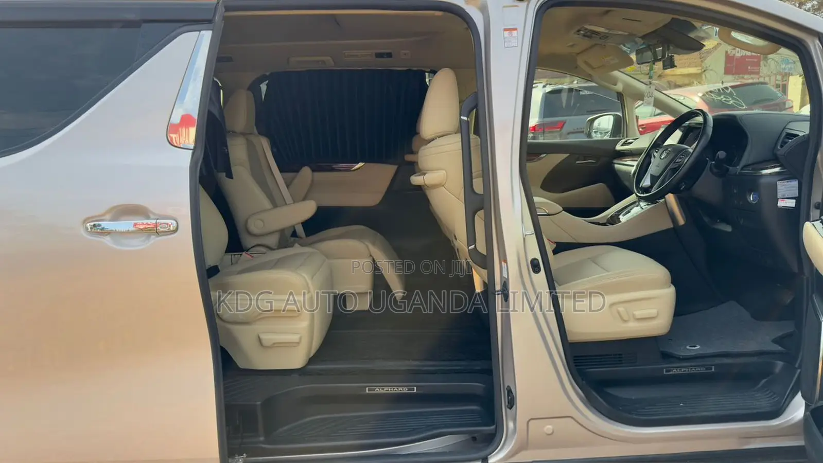 Toyota Alphard 2.5 Hybrid AWD 2019 Silver