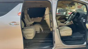 Toyota Alphard 2.5 Hybrid AWD 2019 Silver