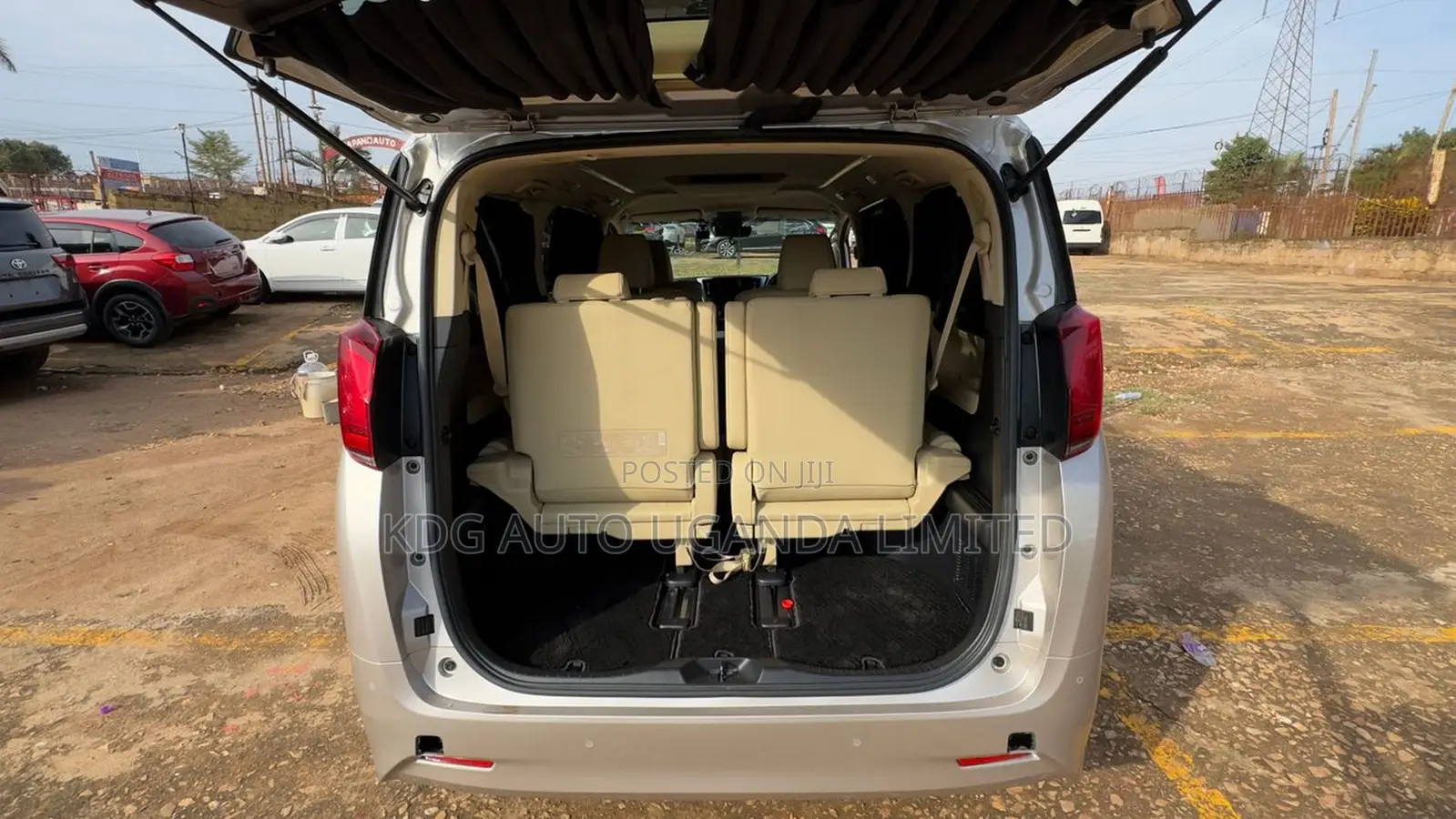 Toyota Alphard 2.5 Hybrid AWD 2019 Silver