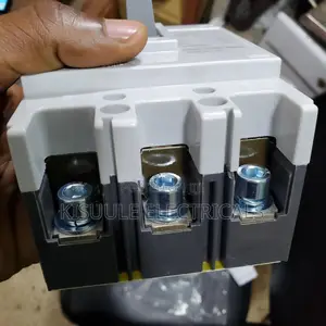 McCb Circuit Breaker 400a,63a 100a, 250a 4pole, 3pole 3phase