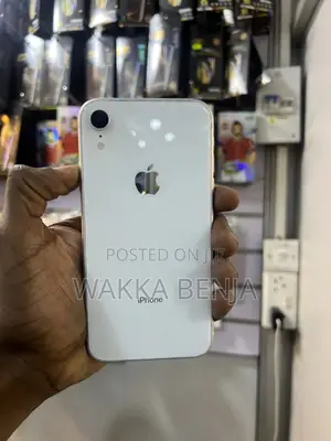 Apple iPhone XR 64 GB White