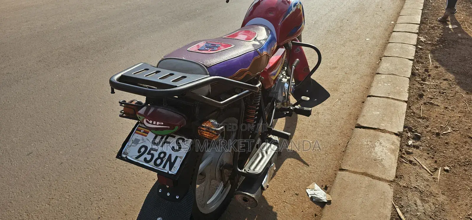 Bajaj Boxer 125 2023 Red
