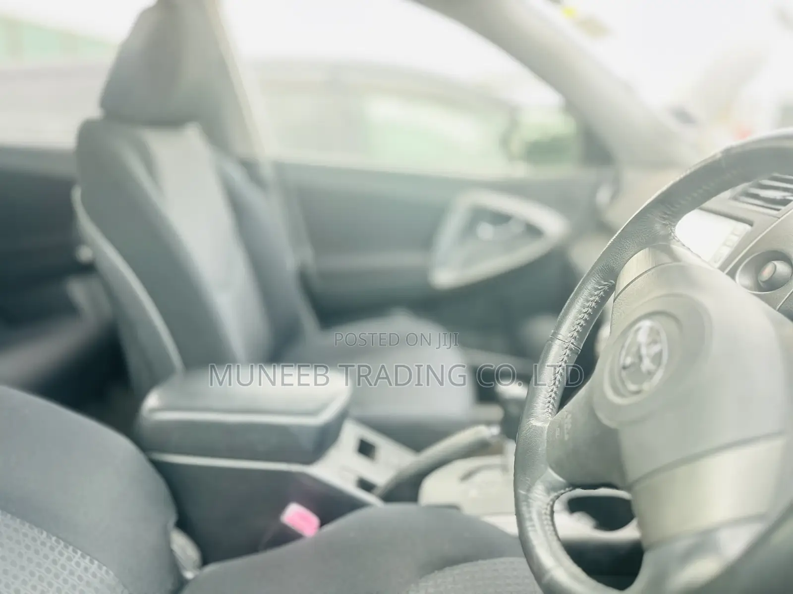 Toyota Vanguard 2011 White