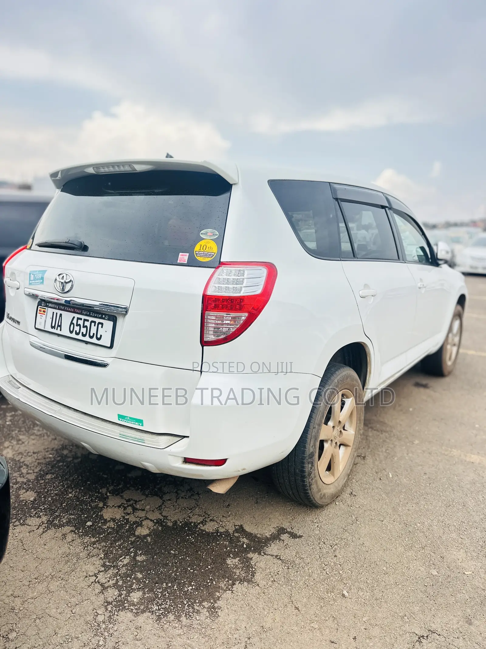 Toyota Vanguard 2011 White