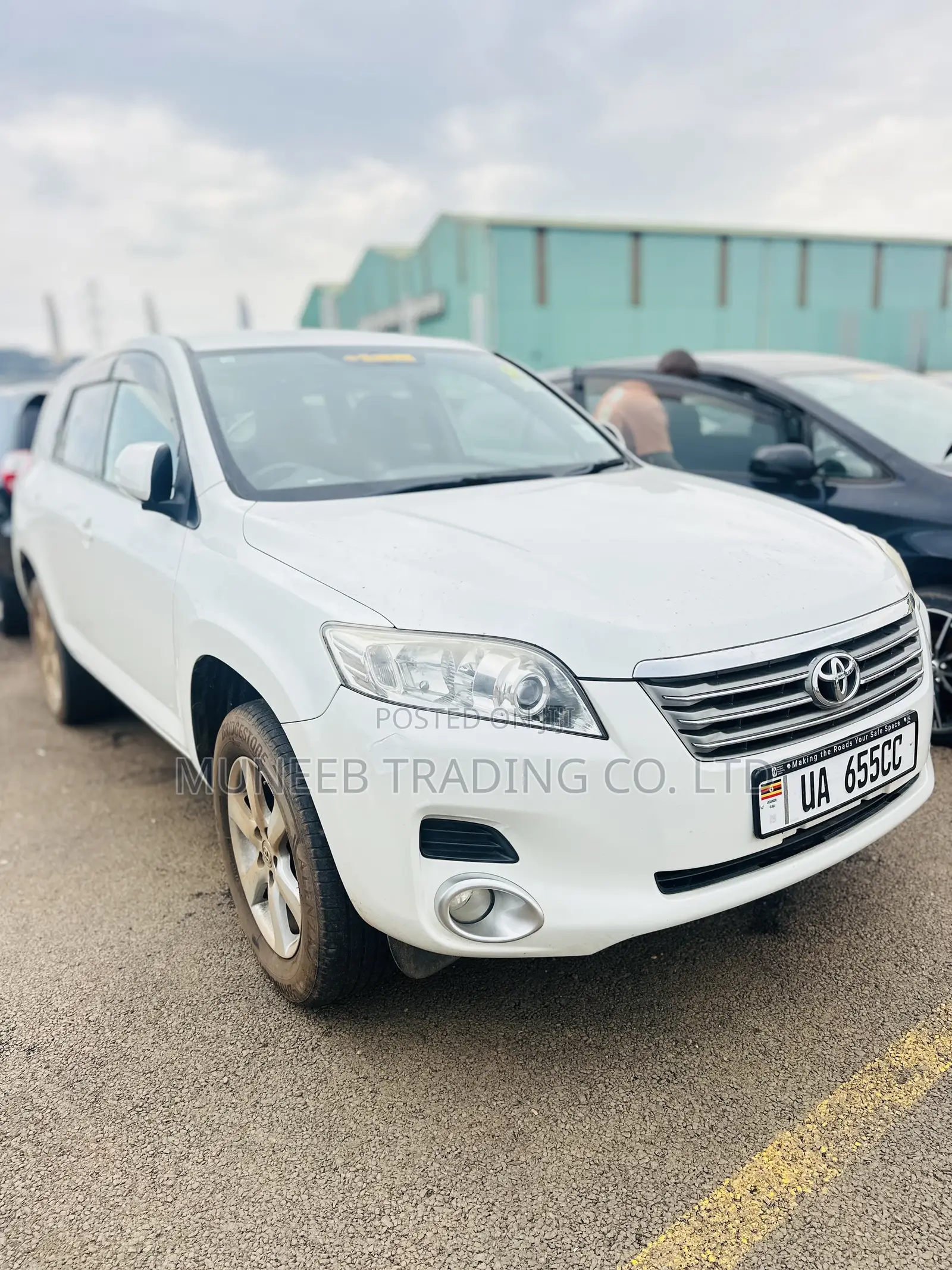 Toyota Vanguard 2011 White
