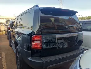 New Toyota Land Cruiser Prado 2.7 2024 Black