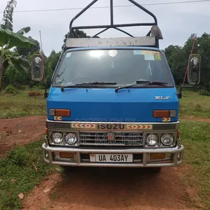 Isuzu Elf Truck 1981 Blue