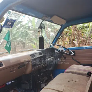 Isuzu Elf Truck 1981 Blue