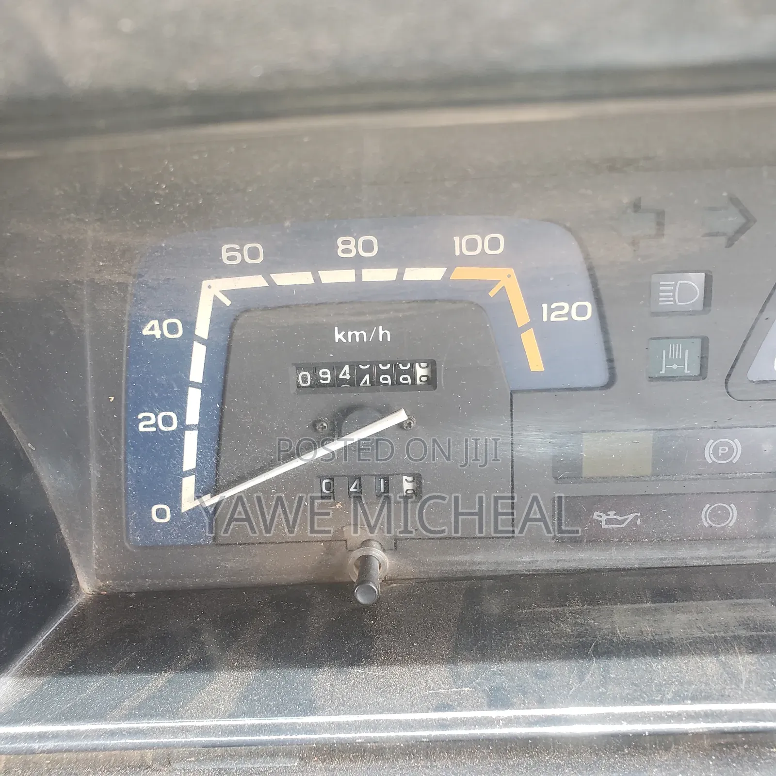 Isuzu Elf Truck 1981 Blue