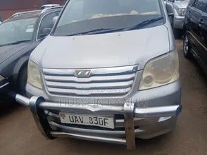 Toyota Noah 2006 Silver