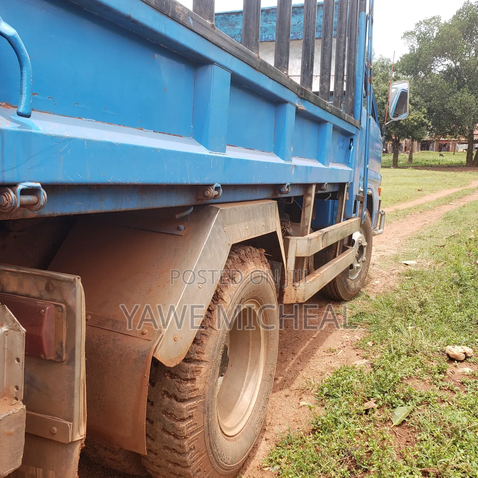 Isuzu Elf Truck 1981 Blue
