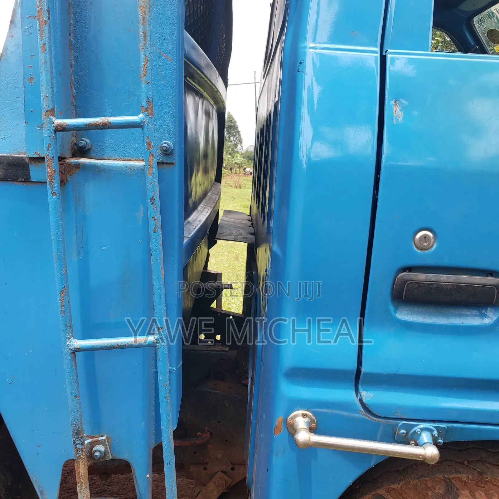 Isuzu Elf Truck 1981 Blue