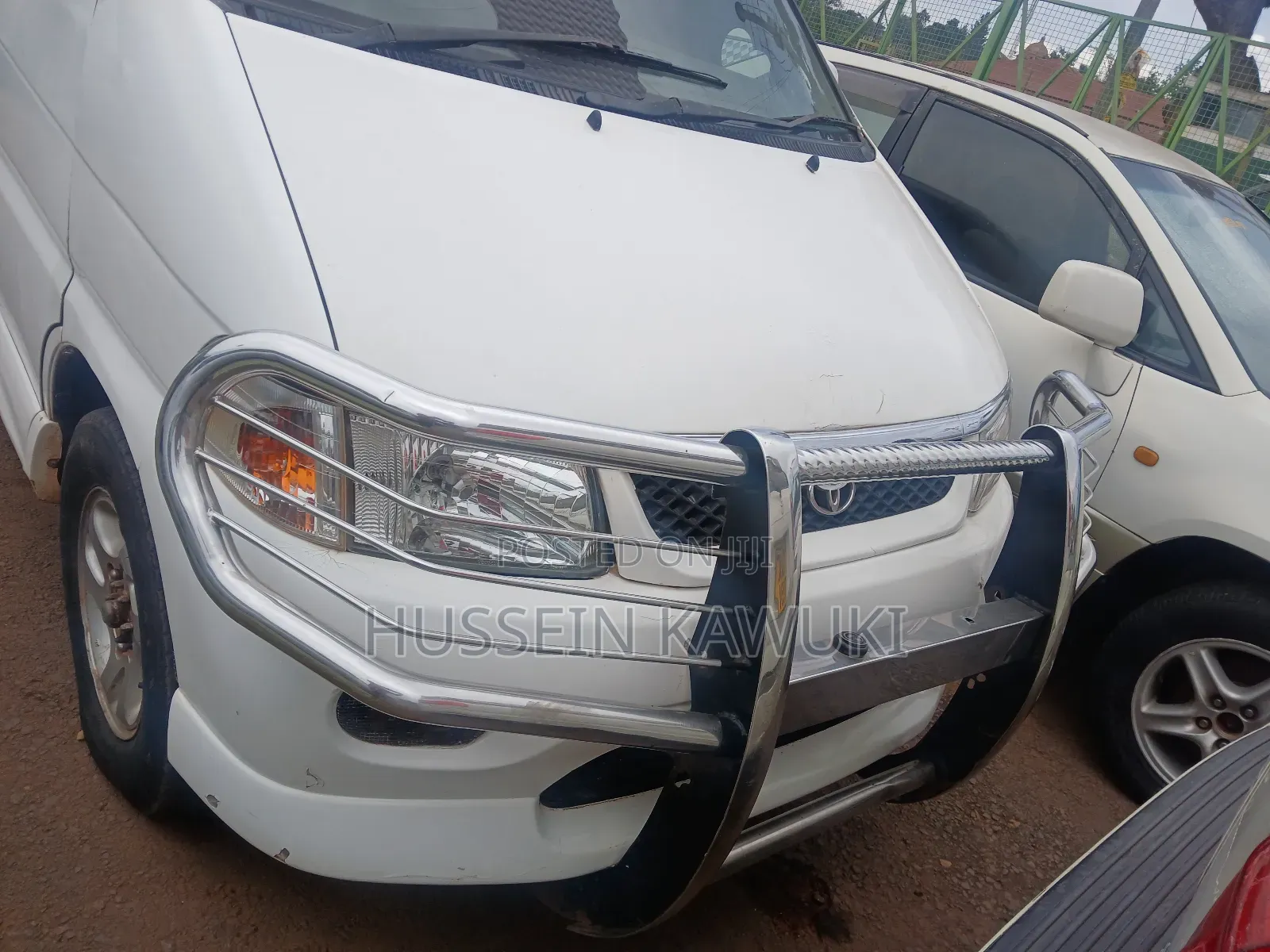 Toyota Regius 1995 White