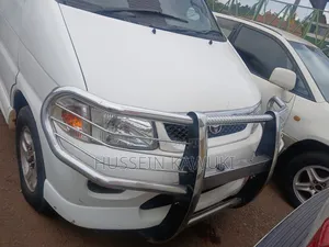 Toyota Regius 1995 White